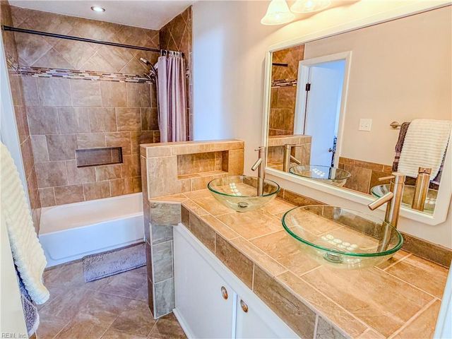 1743 Dylan DR, Virginia Beach, VA 23464