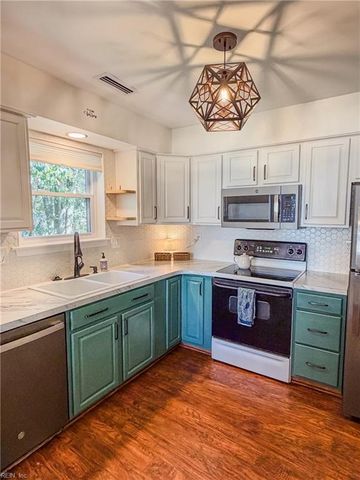 1743 Dylan DR, Virginia Beach, VA 23464