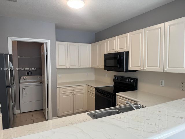 8091 W 36th Avenue 1, Hialeah, FL 33018