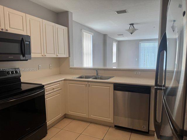8091 W 36th Avenue 1, Hialeah, FL 33018