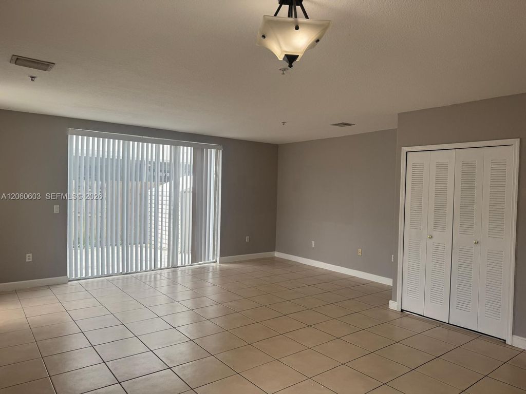 8091 W 36th Avenue 1, Hialeah, FL 33018