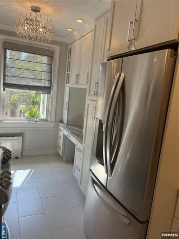 144 7th Street, Cresskill, NJ 07626