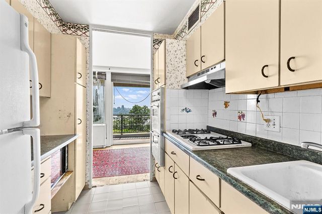 1 Horizon G2, Fort Lee, NJ 07024