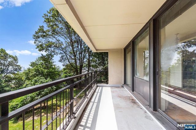 1 Horizon G2, Fort Lee, NJ 07024