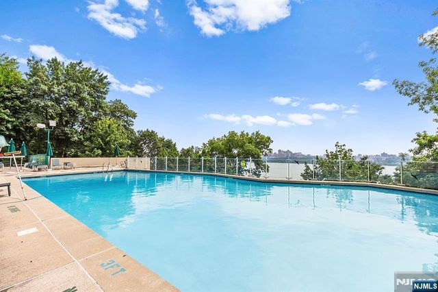 1 Horizon G2, Fort Lee, NJ 07024