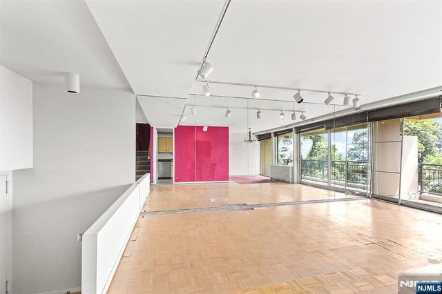 1 Horizon G2, Fort Lee, NJ 07024