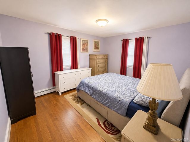 325 W Valley Stream Boulevard, Valley Stream, NY 11580