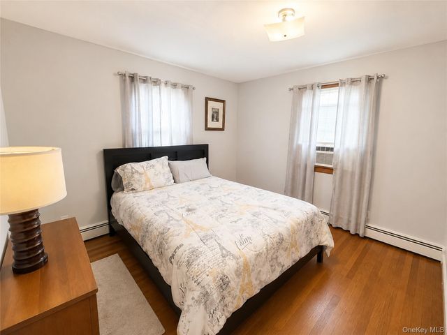325 W Valley Stream Boulevard, Valley Stream, NY 11580