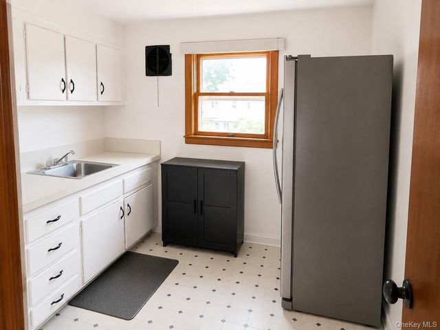 325 W Valley Stream Boulevard, Valley Stream, NY 11580