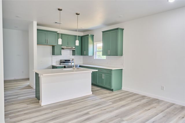 1405 E Maddox Avenue, Fort Worth, TX 76104