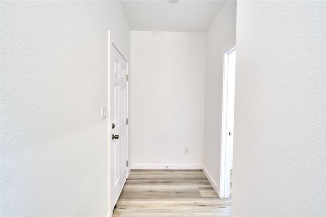 1405 E Maddox Avenue, Fort Worth, TX 76104
