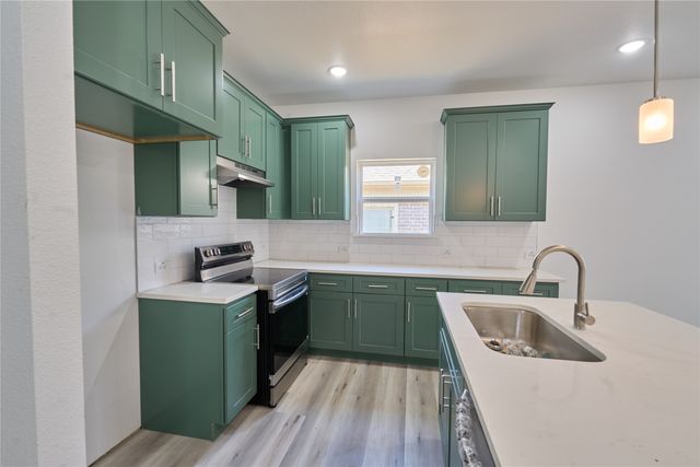1405 E Maddox Avenue, Fort Worth, TX 76104
