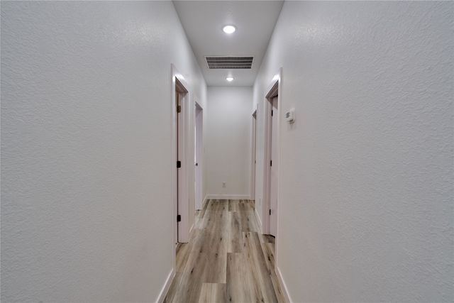 1405 E Maddox Avenue, Fort Worth, TX 76104