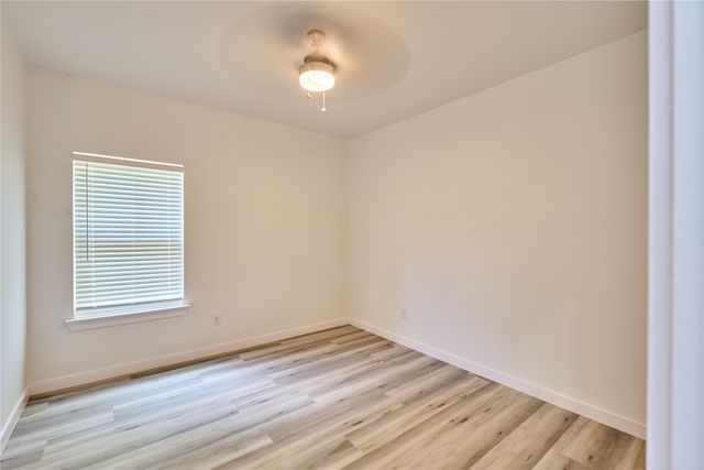1405 E Maddox Avenue, Fort Worth, TX 76104