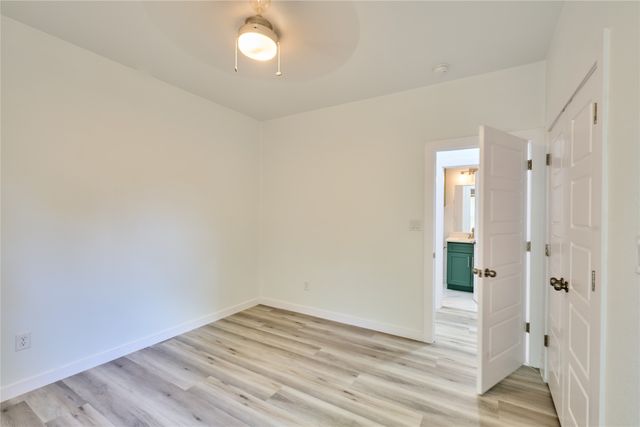 1405 E Maddox Avenue, Fort Worth, TX 76104