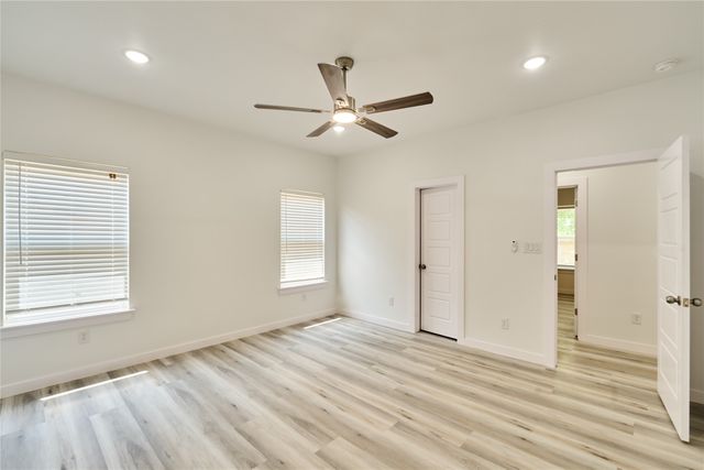 1405 E Maddox Avenue, Fort Worth, TX 76104