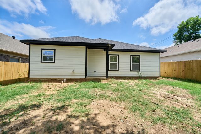 1405 E Maddox Avenue, Fort Worth, TX 76104