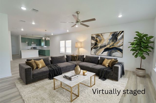 1405 E Maddox Avenue, Fort Worth, TX 76104