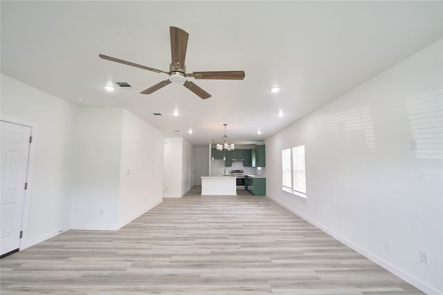 1405 E Maddox Avenue, Fort Worth, TX 76104