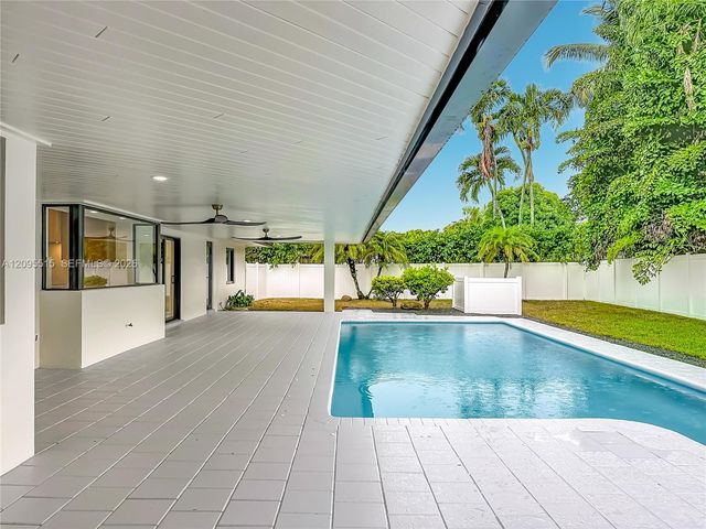 15804 SW 82nd Court, Palmetto Bay, FL 33157