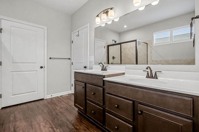 2220 Amici Drive, Covington, KY 41017