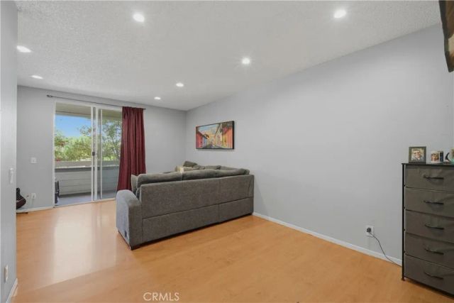 11150 Glenoaks 307, Pacoima, CA 91331
