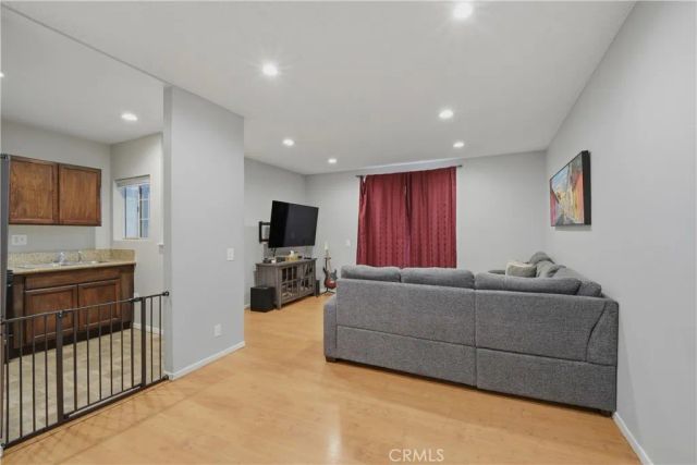 11150 Glenoaks 307, Pacoima, CA 91331