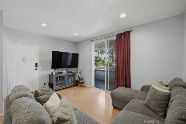 11150 Glenoaks 307, Pacoima, CA 91331