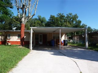 7406 MANCHESTER LANE, Tampa, FL 33619