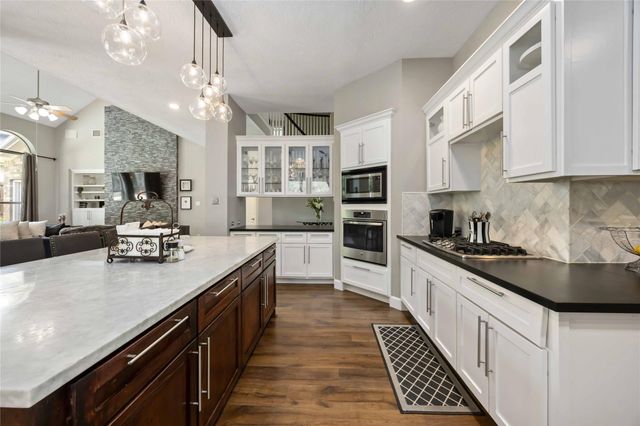 259 W Thorn Way, Houston, TX 77015
