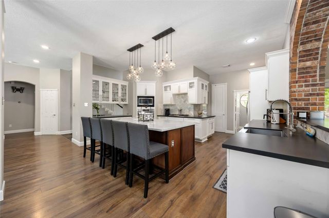 259 W Thorn Way, Houston, TX 77015