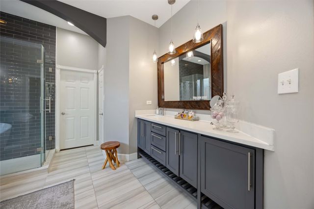 259 W Thorn Way, Houston, TX 77015