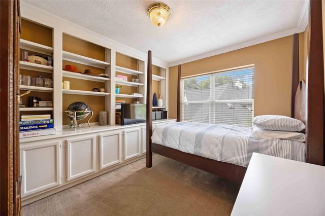 259 W Thorn Way, Houston, TX 77015