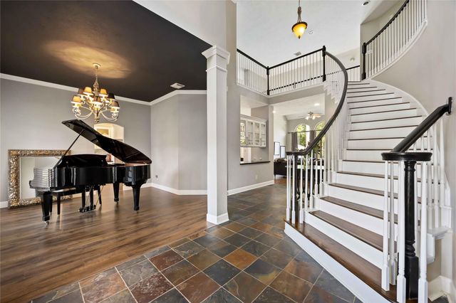 259 W Thorn Way, Houston, TX 77015
