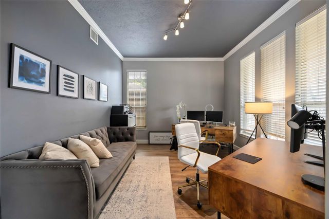 259 W Thorn Way, Houston, TX 77015