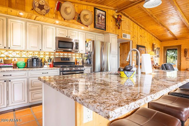 1305 JACK BURDEN Road, Wickenburg, AZ 85390
