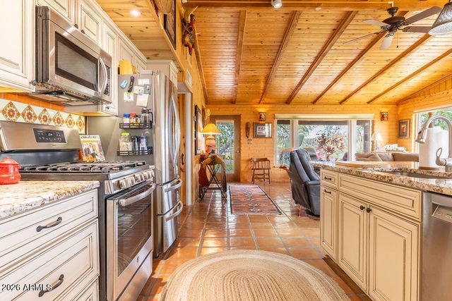 1305 JACK BURDEN Road, Wickenburg, AZ 85390