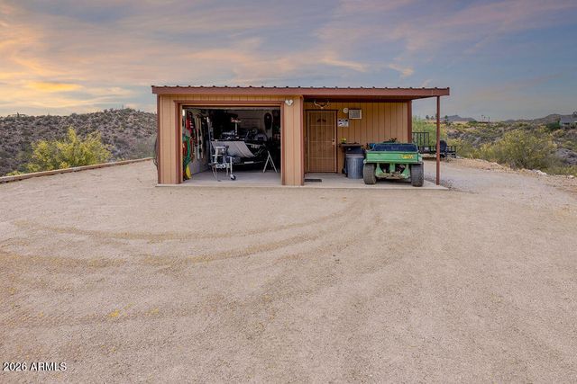 1305 JACK BURDEN Road, Wickenburg, AZ 85390
