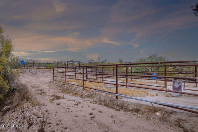 1305 JACK BURDEN Road, Wickenburg, AZ 85390
