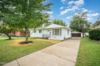 2220 Mary Catherine Dr, Louisville, KY 40216