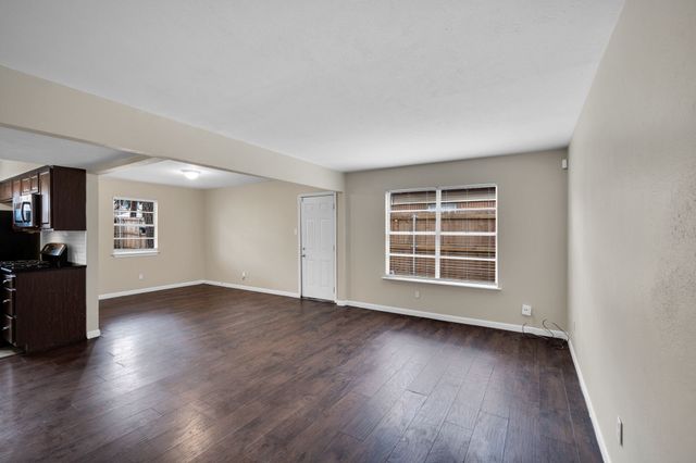 1208 Woodbrook Street, Arlington, TX 76011