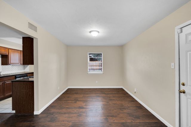 1208 Woodbrook Street, Arlington, TX 76011