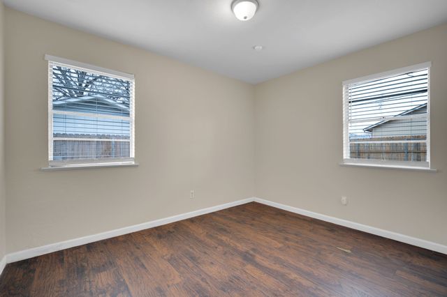 1208 Woodbrook Street, Arlington, TX 76011