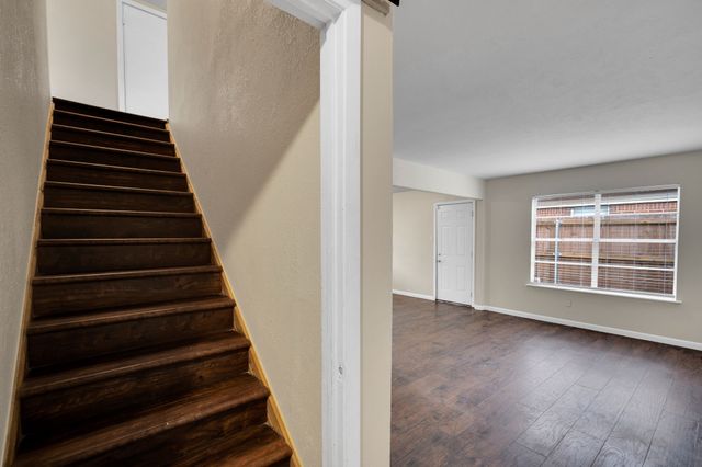 1208 Woodbrook Street, Arlington, TX 76011