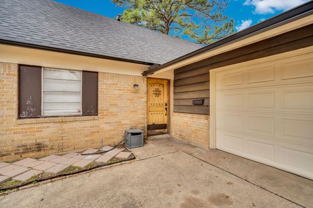 1208 Woodbrook Street, Arlington, TX 76011
