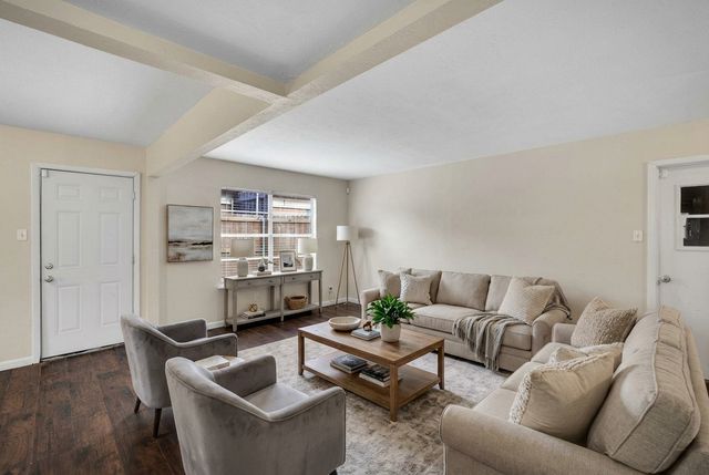 1208 Woodbrook Street, Arlington, TX 76011