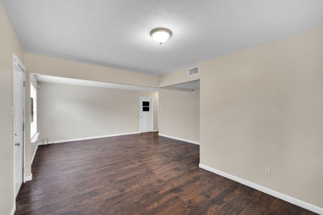 1208 Woodbrook Street, Arlington, TX 76011