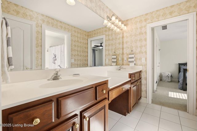 12808 Crestview Cove, Prospect, KY 40059