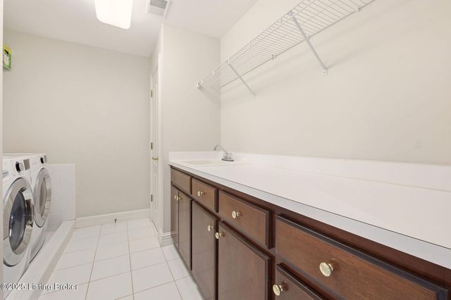 12808 Crestview Cove, Prospect, KY 40059