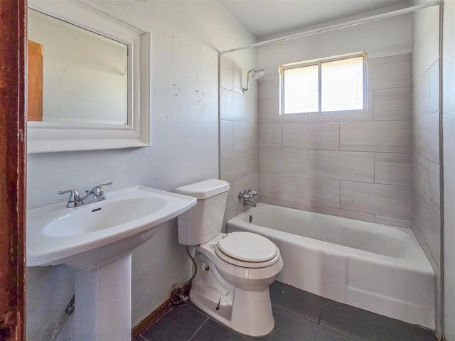 4523 NW Cheyenne Ave, Lawton, OK 73505